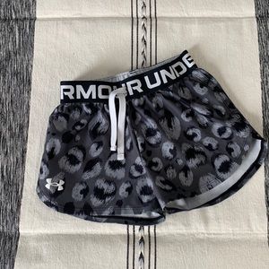 Under Armour youth size small shorts.